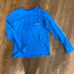 Note the shirt has a tear in the neck. See pictures 3. Otherwise barely worn